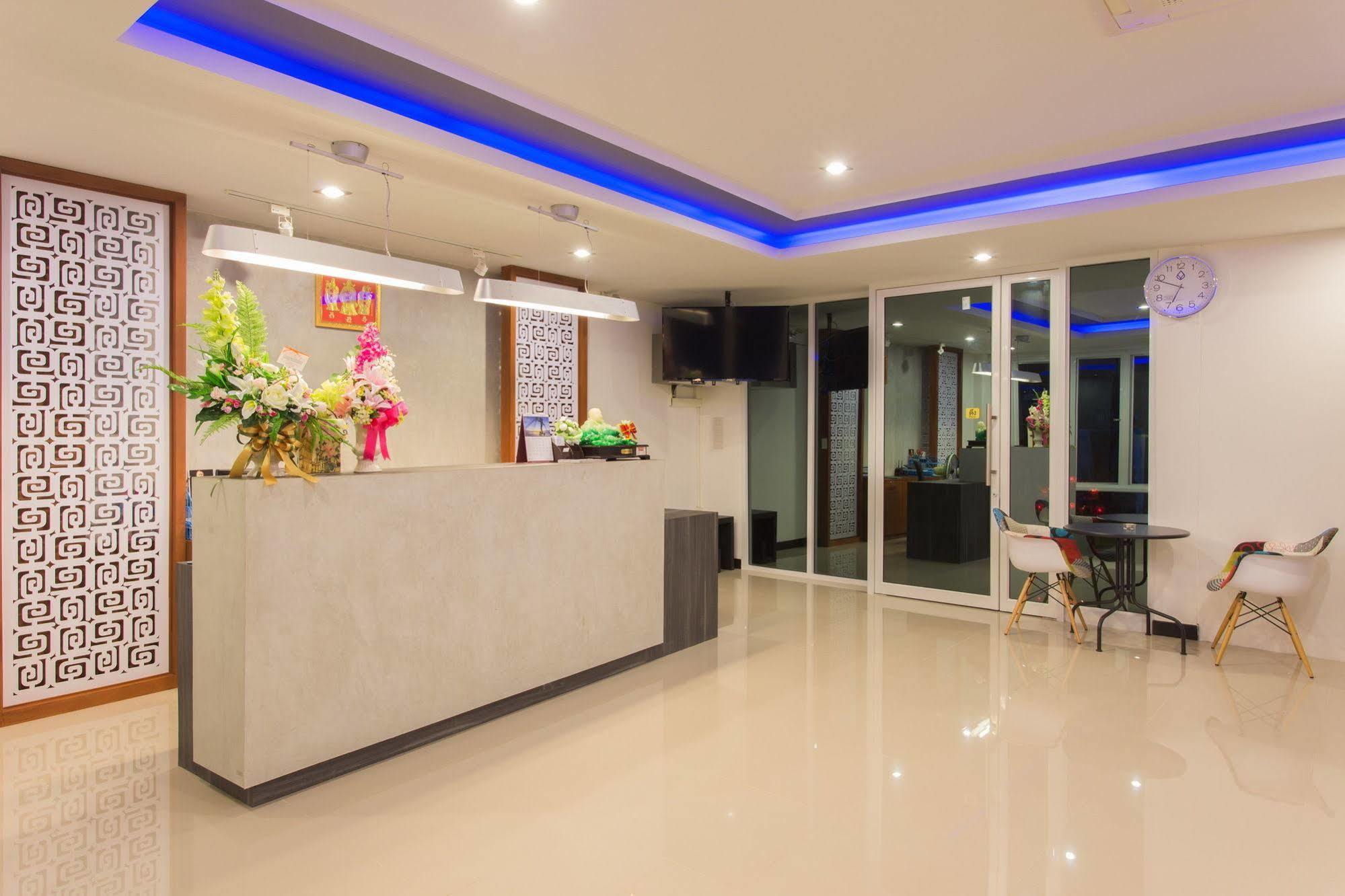 Krabi Inn & Omm Exterior photo